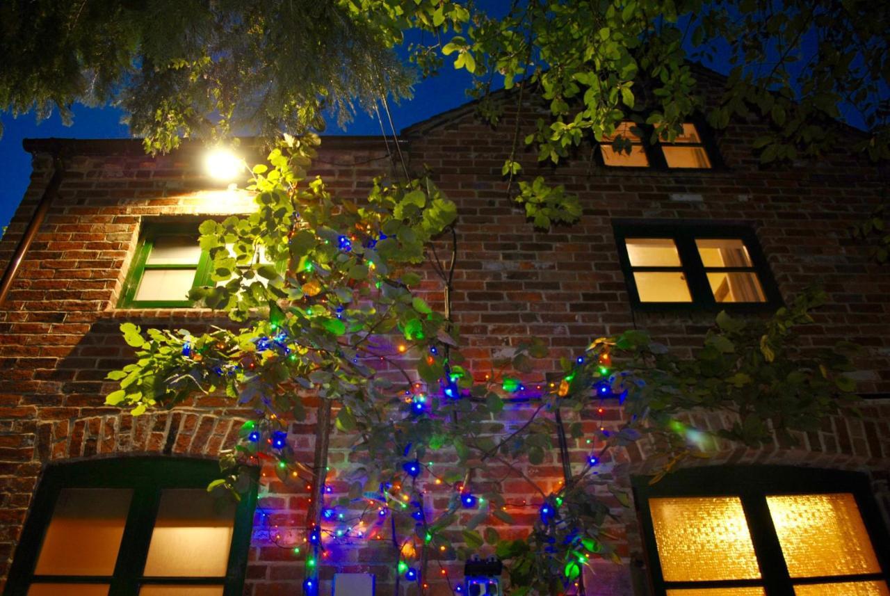 Squirrel Barn Villa Milwich Exterior foto