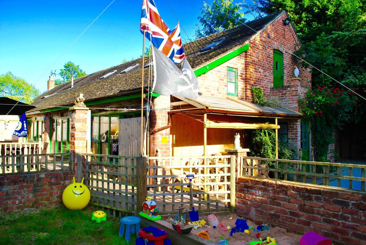 Squirrel Barn Villa Milwich Exterior foto